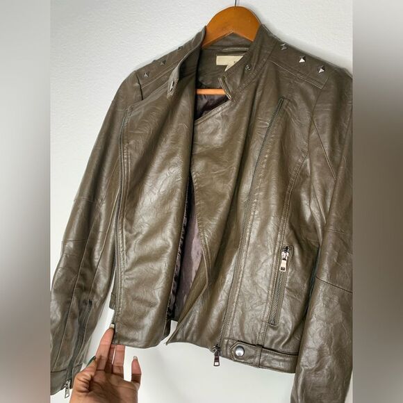 Sans Souci Olive Jacket with Stud Accents - Picture 3 of 4